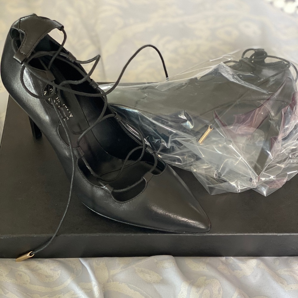 Barney’s New York Black Leather Lace Up Pump BNIB